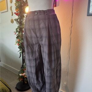 Women’s Plaid Pants - Gray
